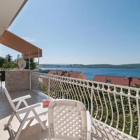 Apartment Amazing In With House Sea View *
